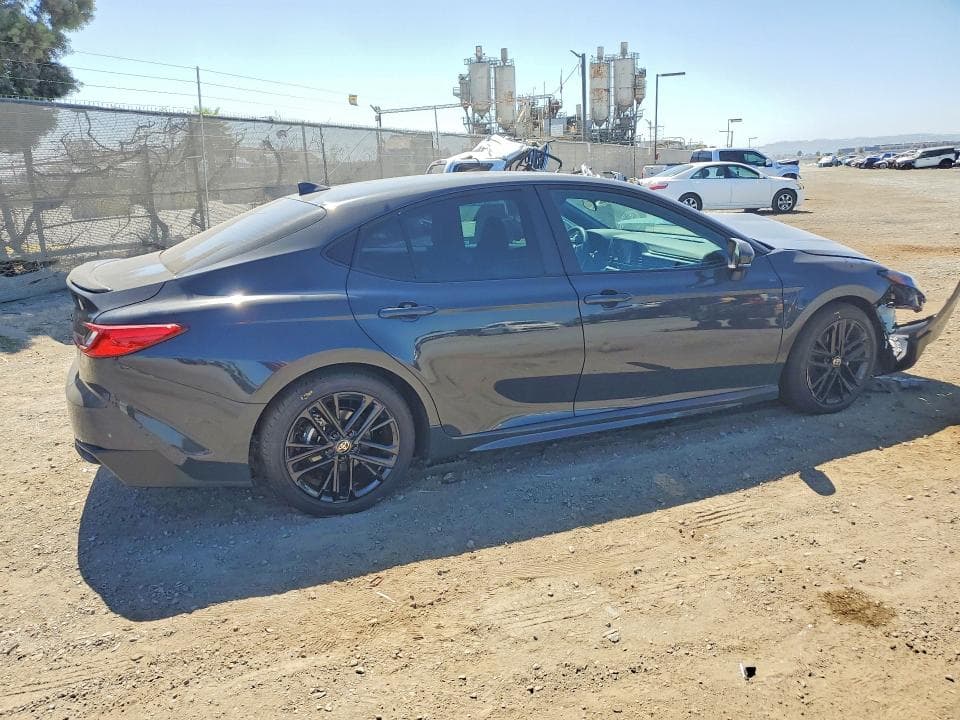 2026 TOYOTA CAMRY SE 3