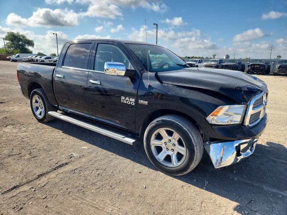 2017 RAM 1500 SLT 4