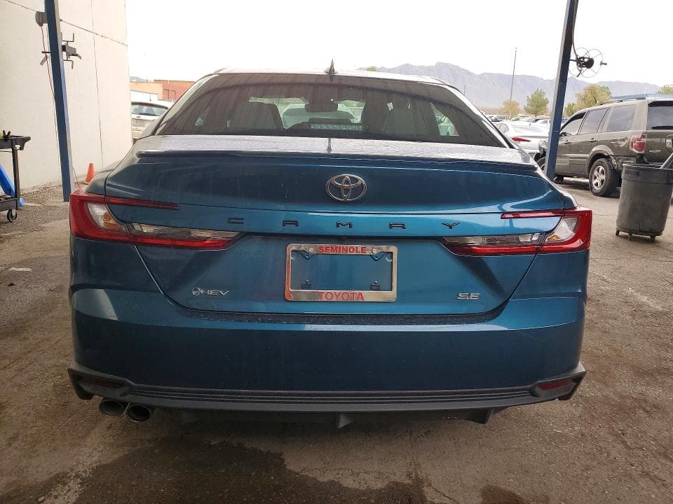 2025 TOYOTA CAMRY SE 6