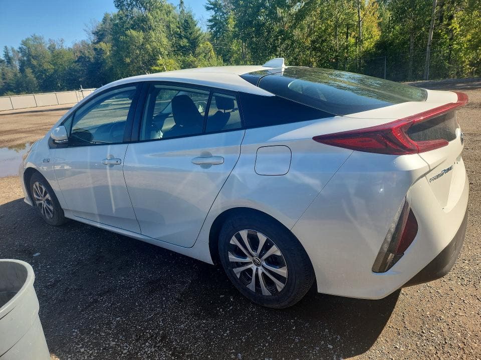 2021 TOYOTA PRIUS PRIME LE 2