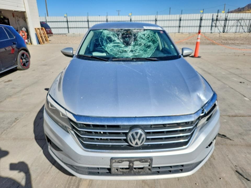 2020 VOLKSWAGEN PASSAT SE 5