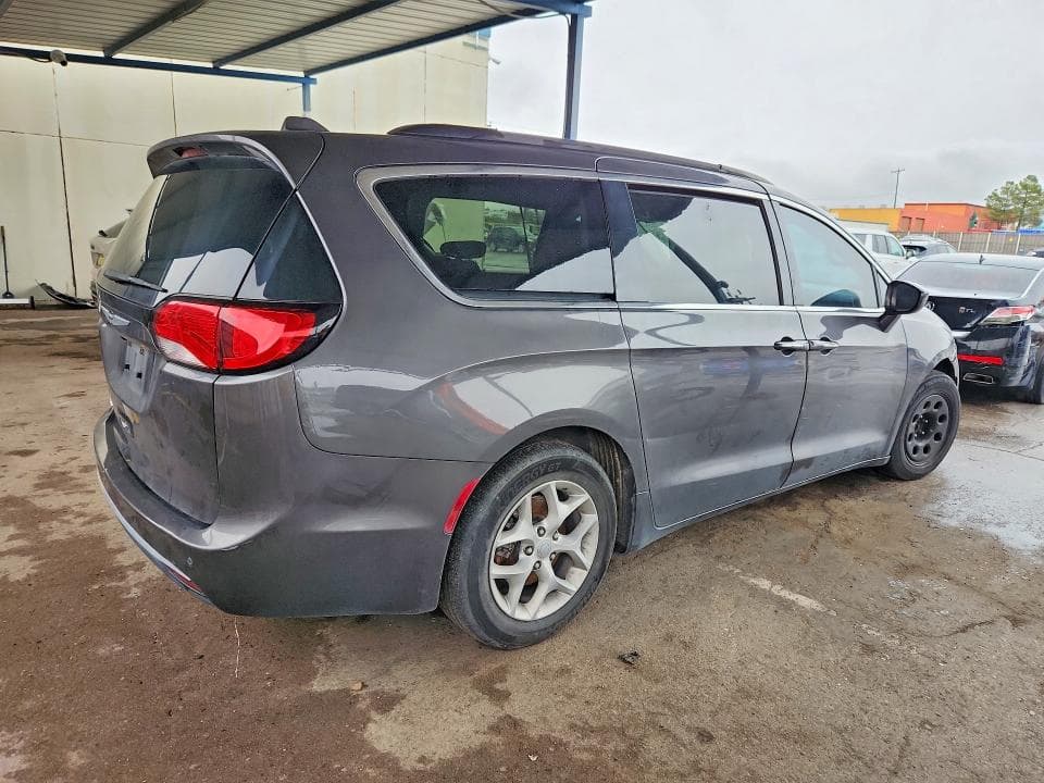 2019 CHRYSLER PACIFICA TOURING PLUS 3