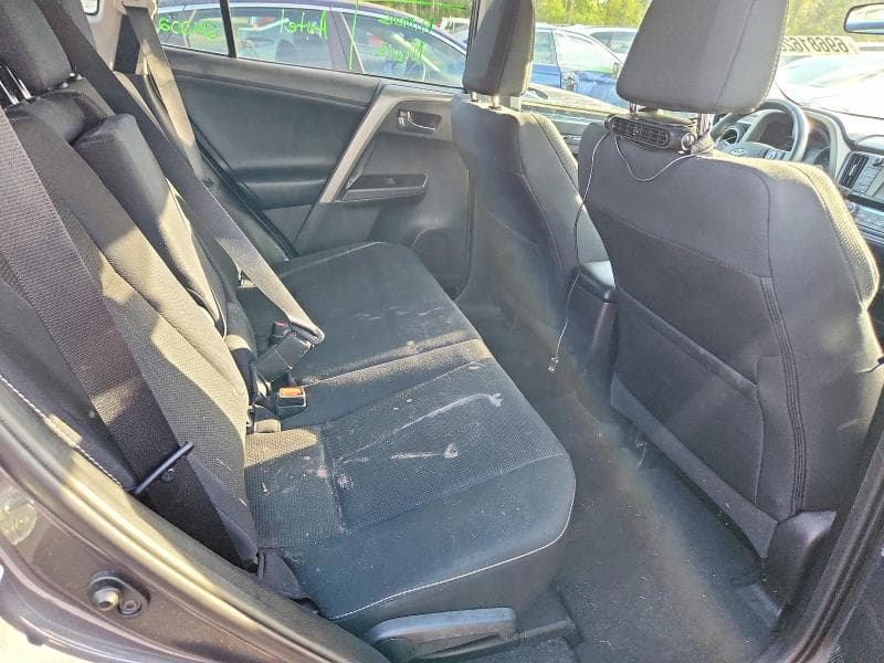 2017 TOYOTA RAV4 XLE 10