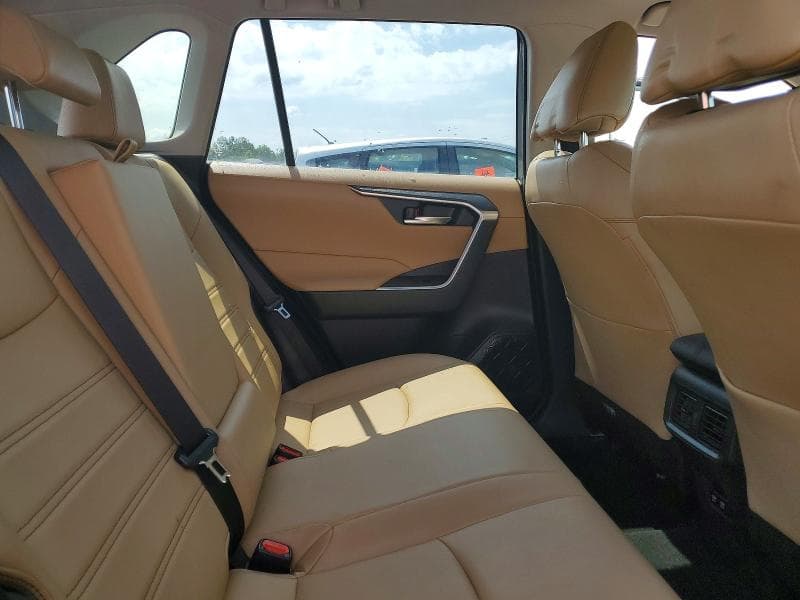 2020 TOYOTA RAV4 XLE PREMIUM 11