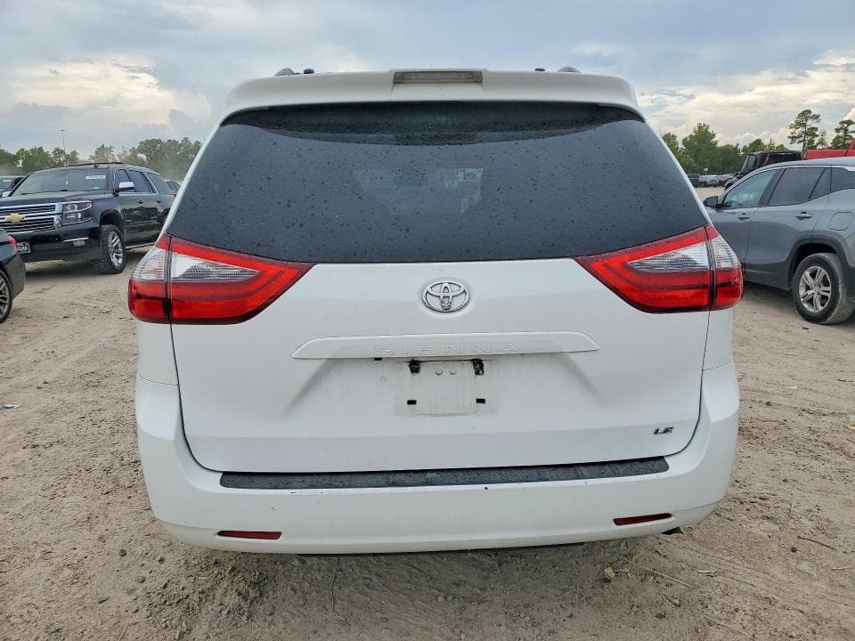 2020 TOYOTA SIENNA LE 6