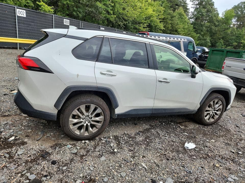 2023 TOYOTA RAV4 LIMITED 3