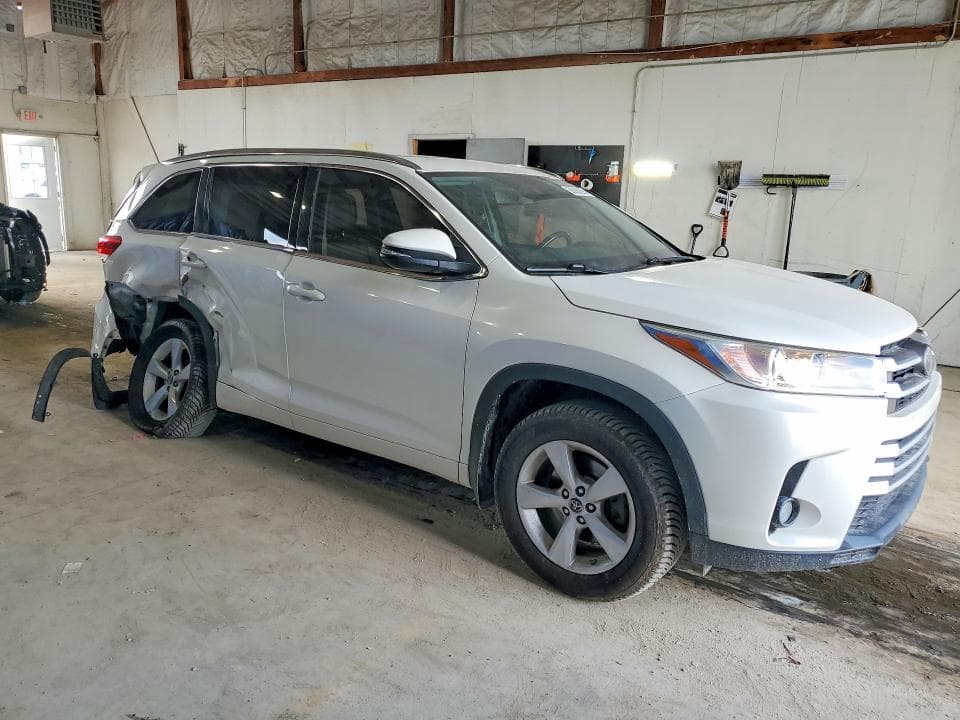 2018 TOYOTA HIGHLANDER XLE 4