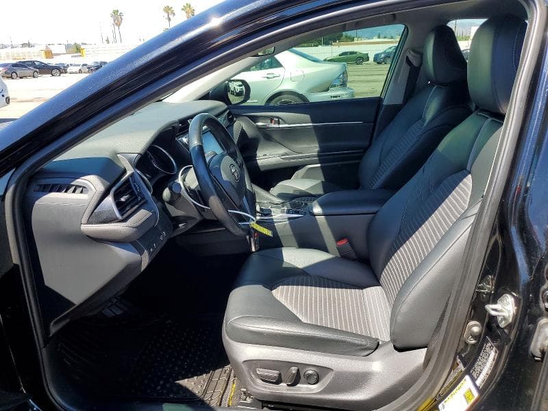 2020 TOYOTA CAMRY SE 7