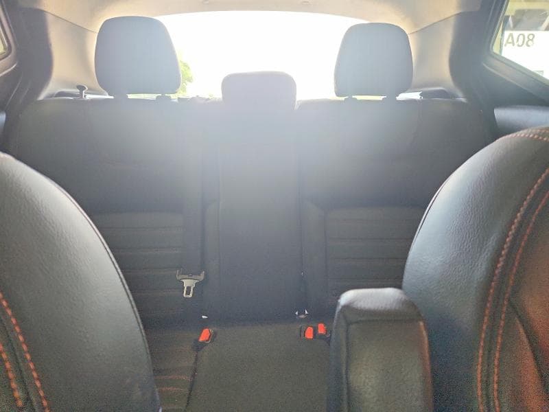 2019 NISSAN KICKS SR 10