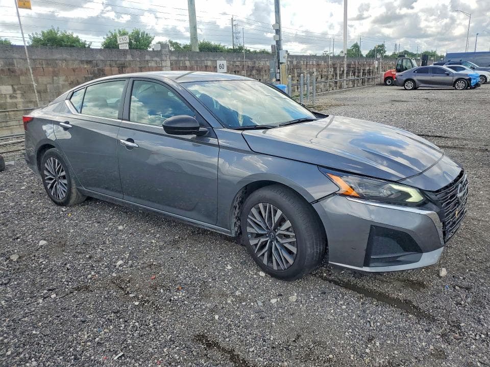 2024 NISSAN ALTIMA SV 4