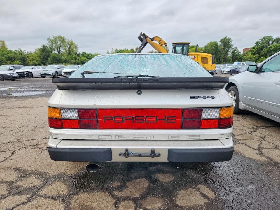 1986 PORSCHE 944 6