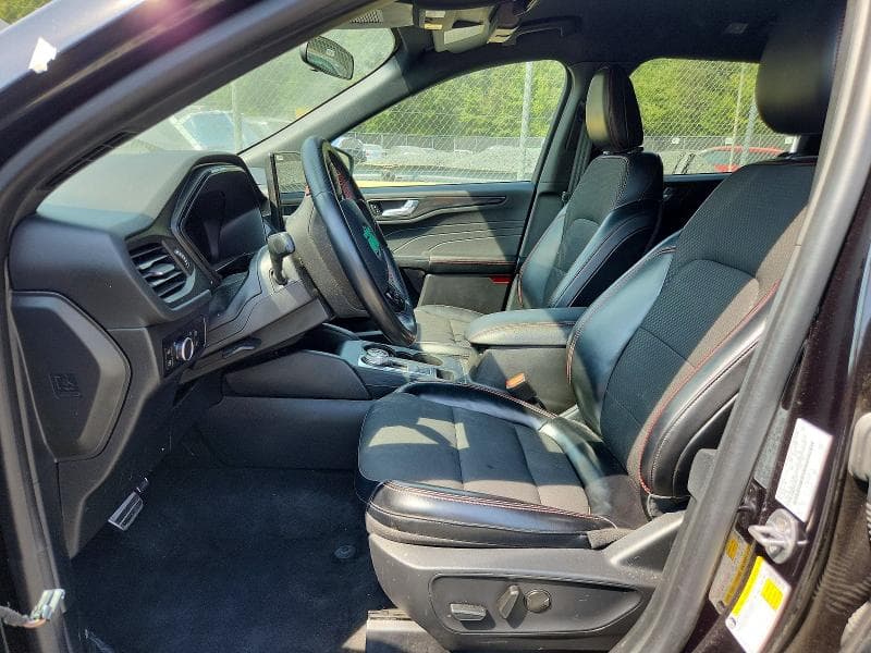 2024 FORD ESCAPE ST LINE 7
