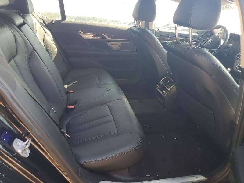 2019 BMW 740 XI 10