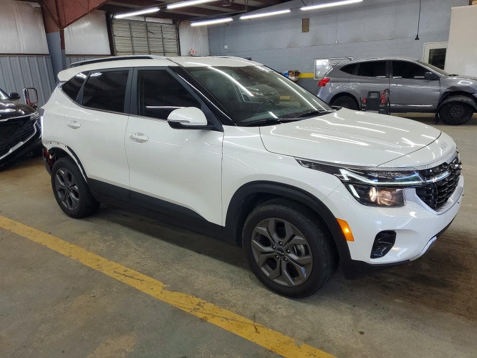 2024 KIA SELTOS S 4
