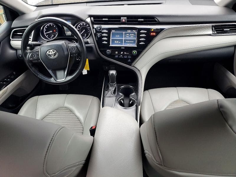2020 TOYOTA CAMRY SE 8