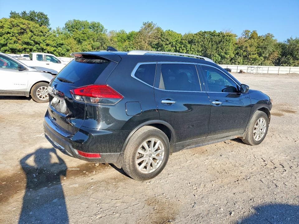 2017 NISSAN ROGUE SV 3