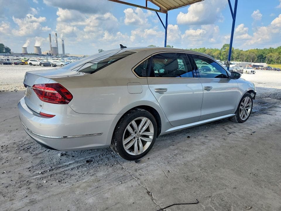 2018 VOLKSWAGEN PASSAT SE 3