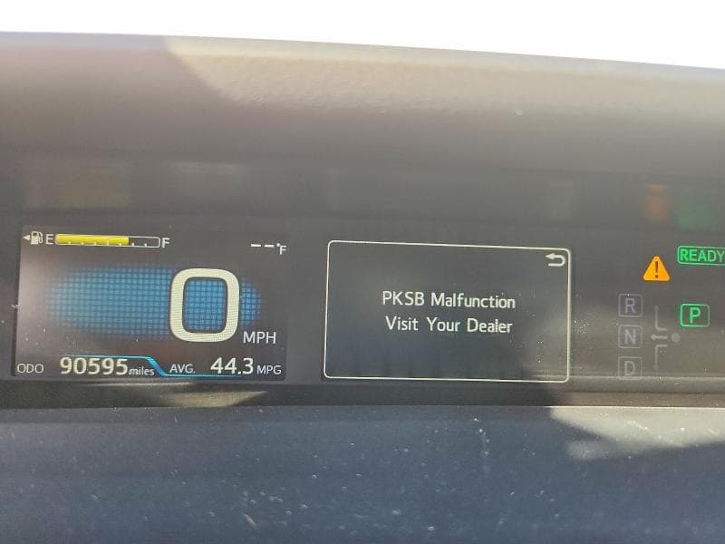 2019 TOYOTA PRIUS LE 9