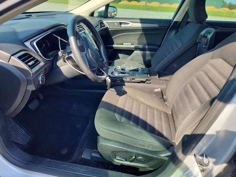 2017 FORD FUSION SE 7