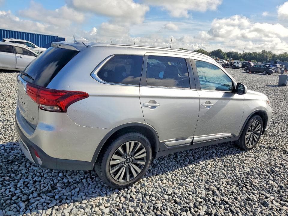2020 MITSUBISHI OUTLANDER SE 3