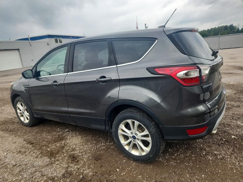 2017 FORD ESCAPE SE 2