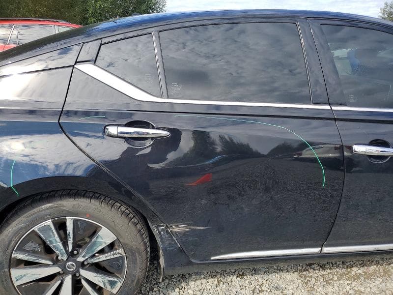 2019 NISSAN ALTIMA SV 10