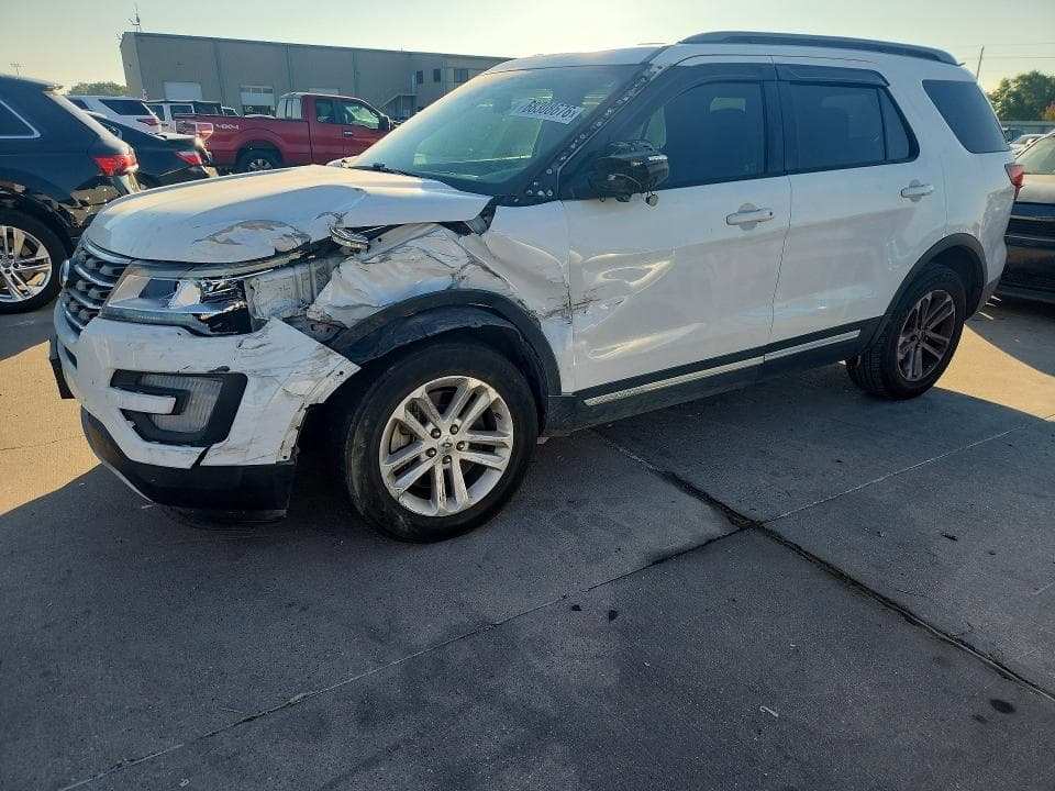 2017 FORD EXPLORER XLT - 1