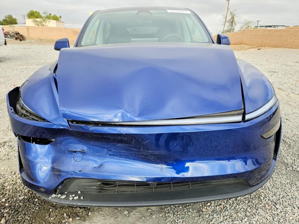 2026 TESLA MODEL Y 5