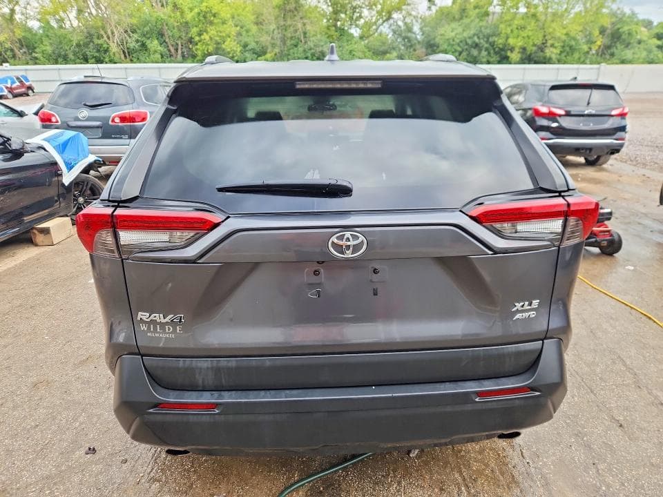 2020 TOYOTA RAV4 XLE 6