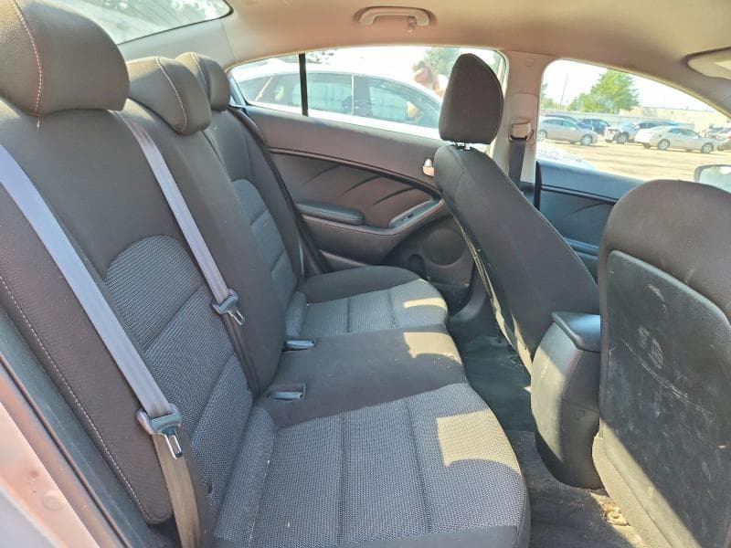 2017 KIA FORTE LX 10
