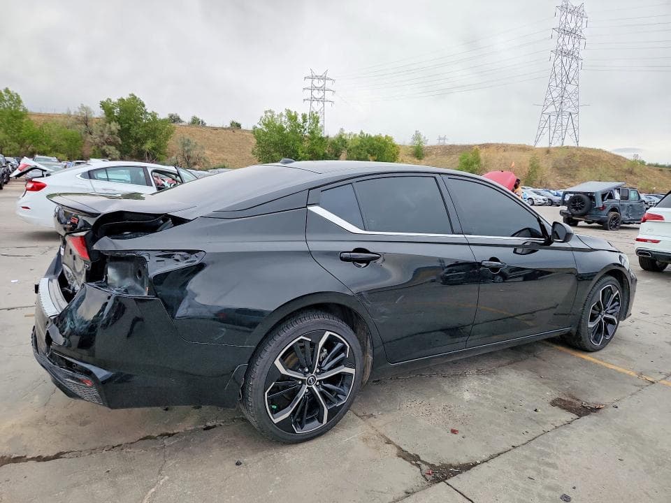 2023 NISSAN ALTIMA SR 3