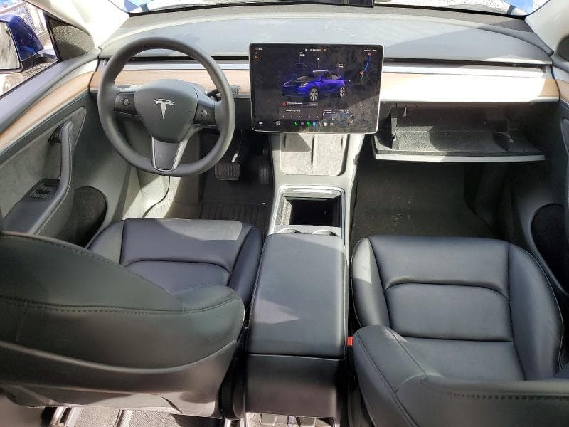 2024 TESLA MODEL Y 8