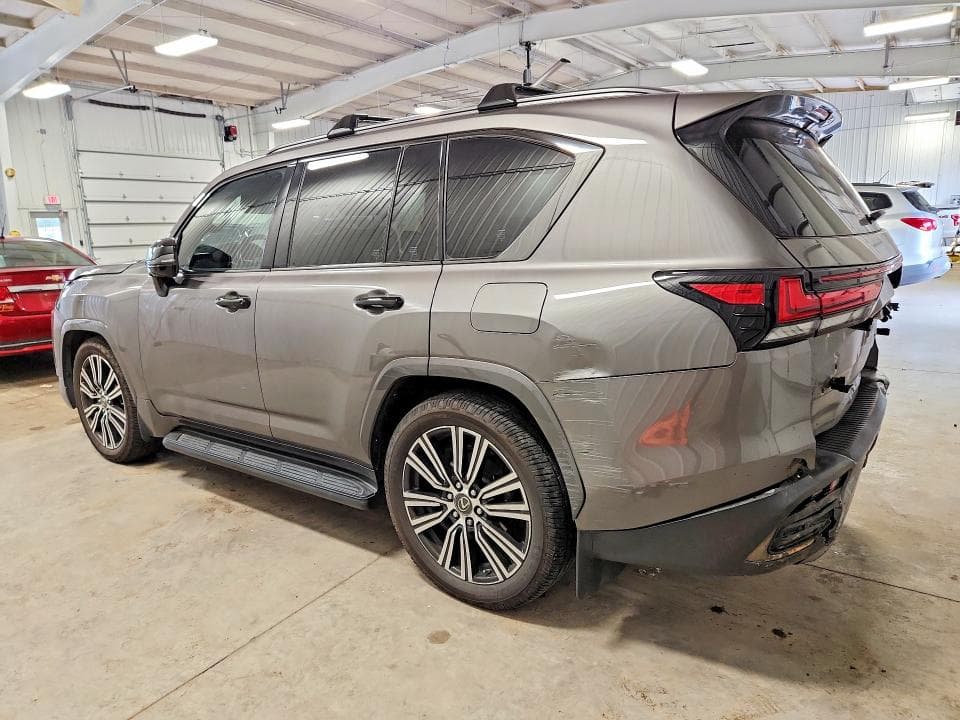 2023 LEXUS LX 600 LUXURY 2