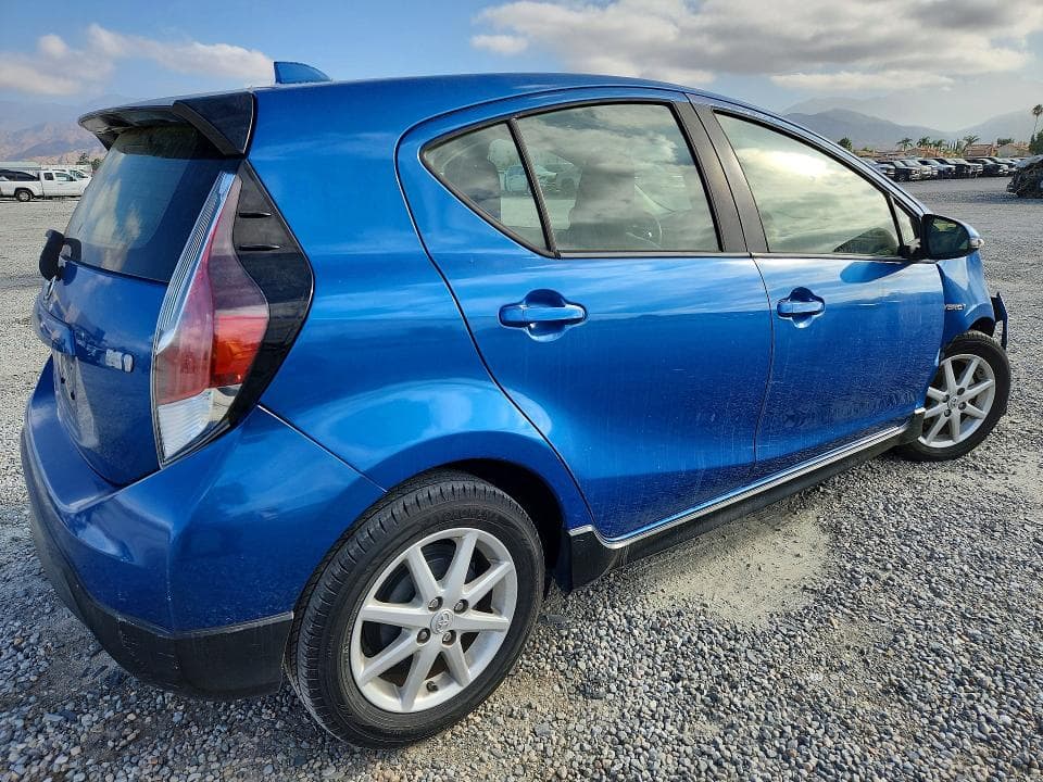 2017 TOYOTA PRIUS C ONE 3