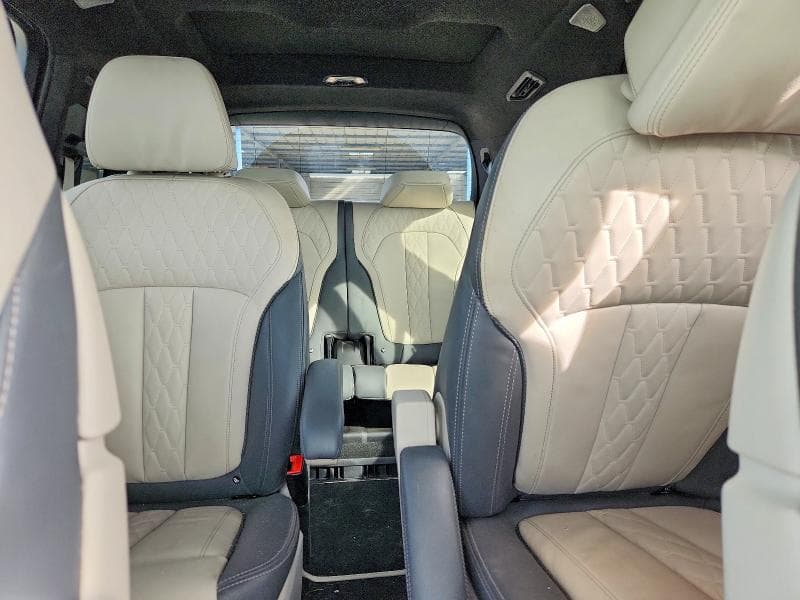 2025 BMW X7 M60I 10