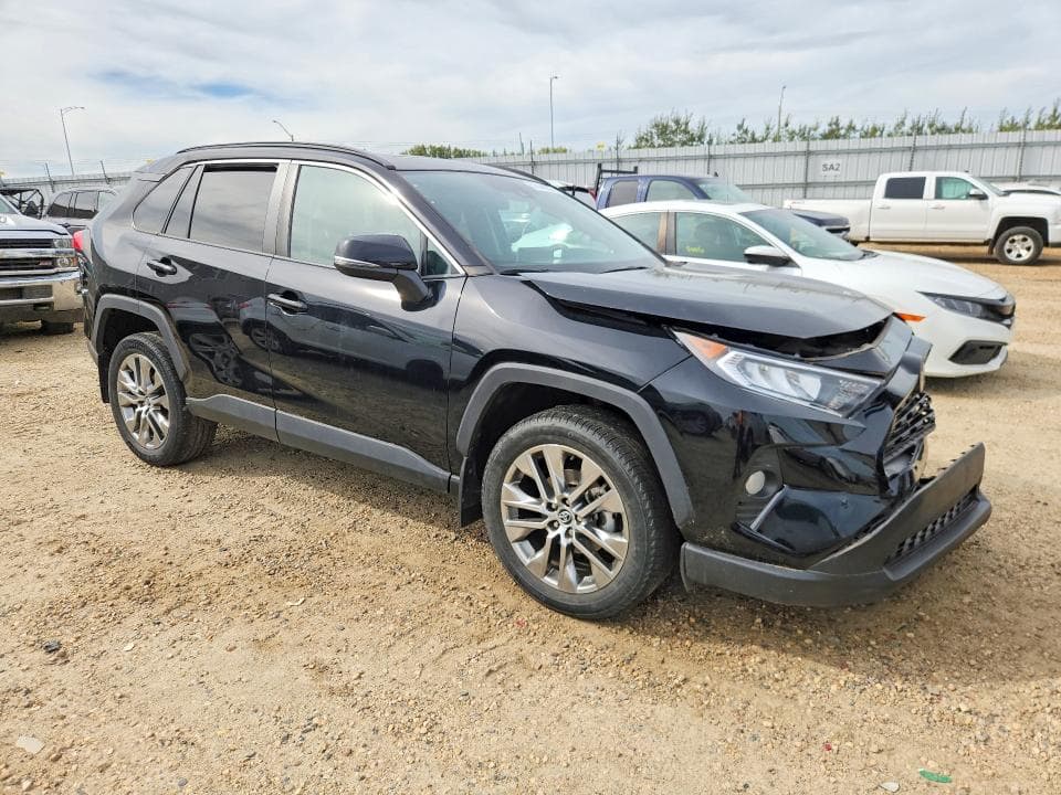 2020 TOYOTA RAV4 XLE 4