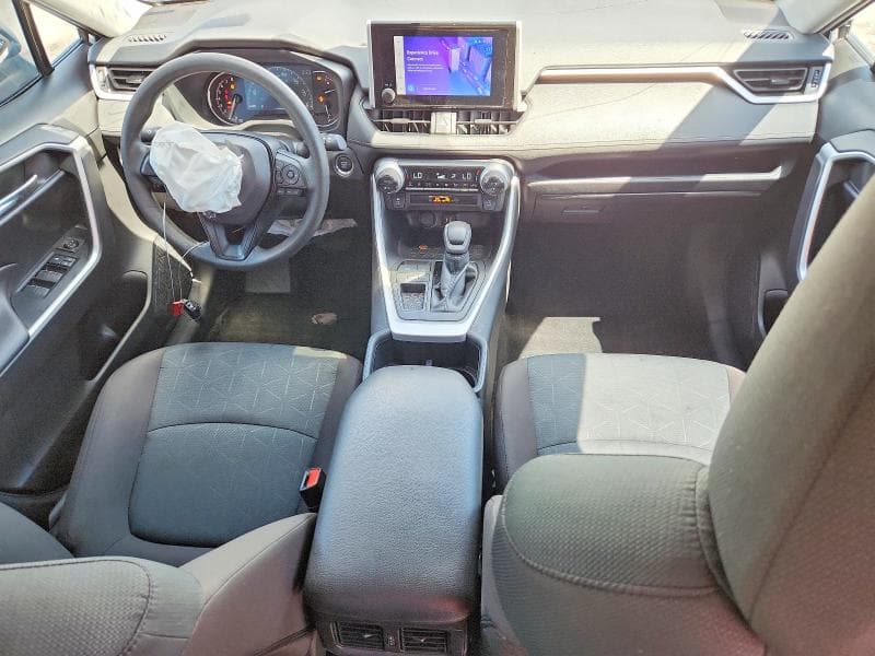 2025 TOYOTA RAV4 XLE 8