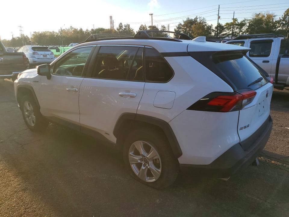 2021 TOYOTA RAV4 LE 2