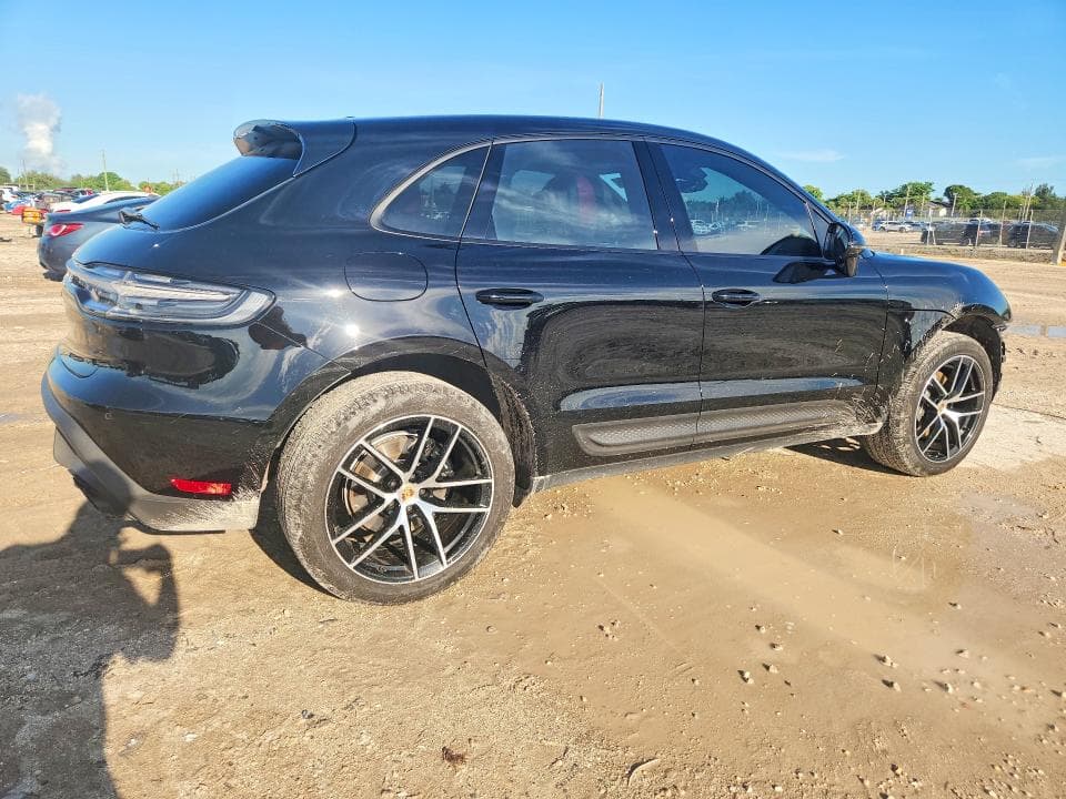 2023 PORSCHE MACAN BASE 3