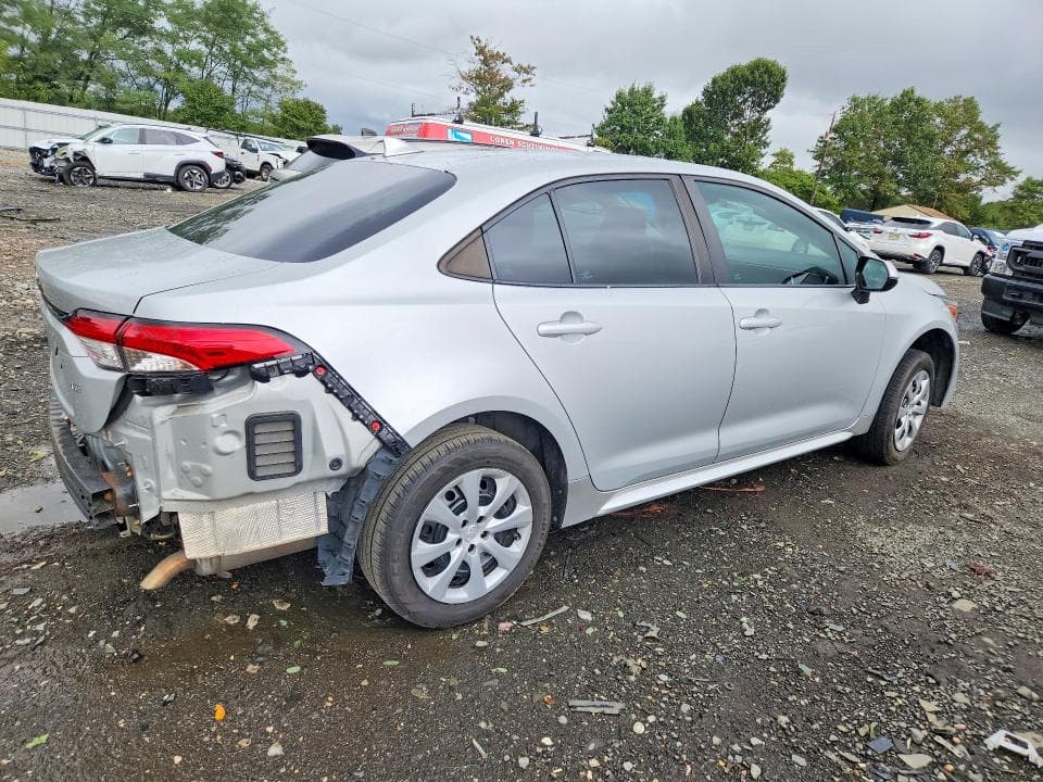 2022 TOYOTA COROLLA LE 3
