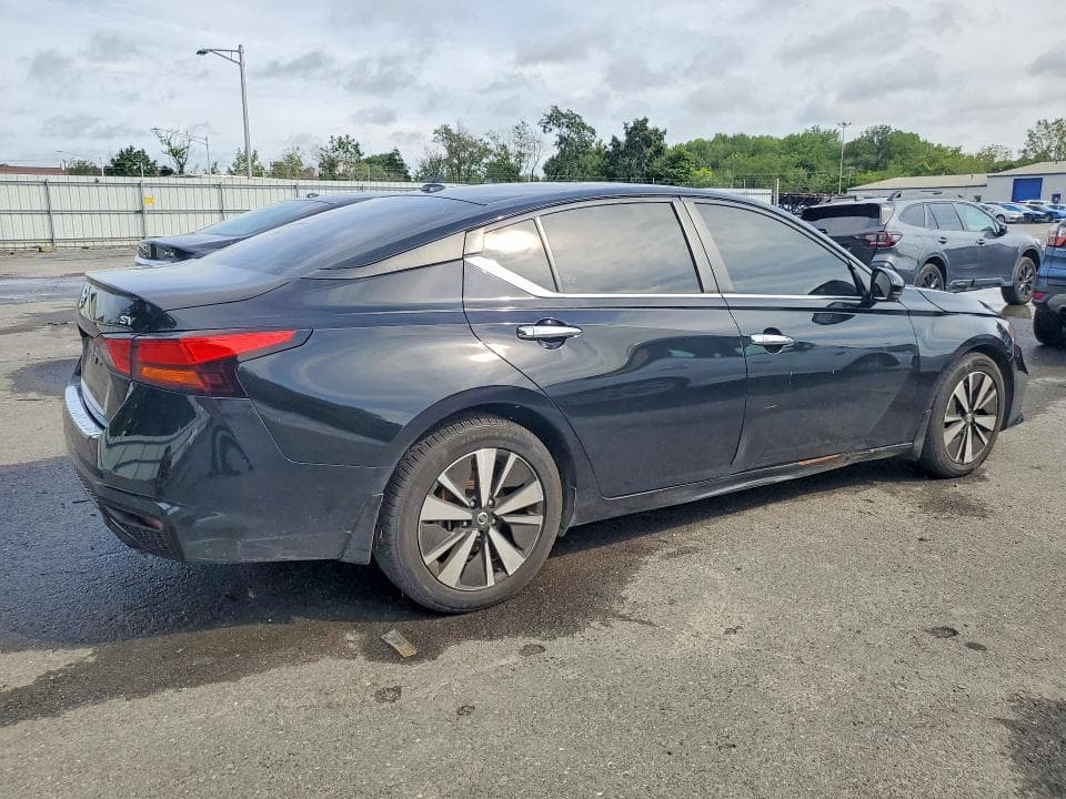 2021 NISSAN ALTIMA SV 3