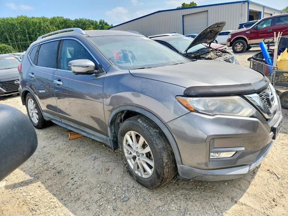 2017 NISSAN ROGUE SV 4