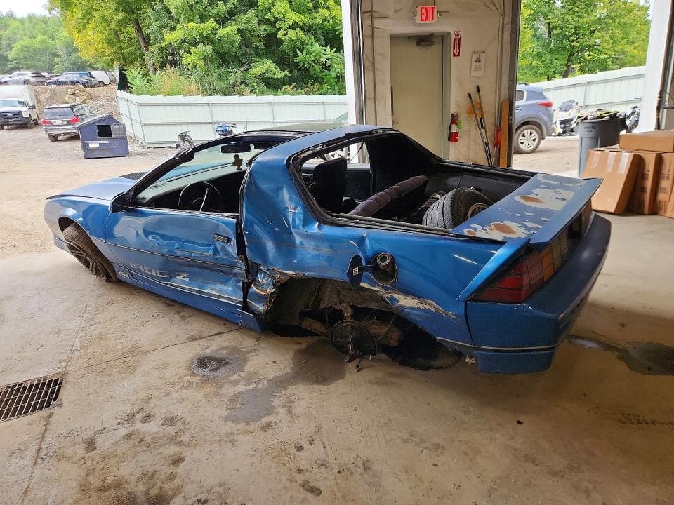 1985 CHEVROLET CAMARO 2