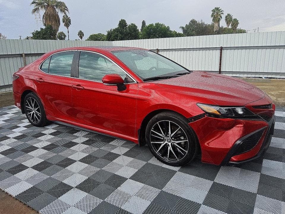 2022 TOYOTA CAMRY SE 4