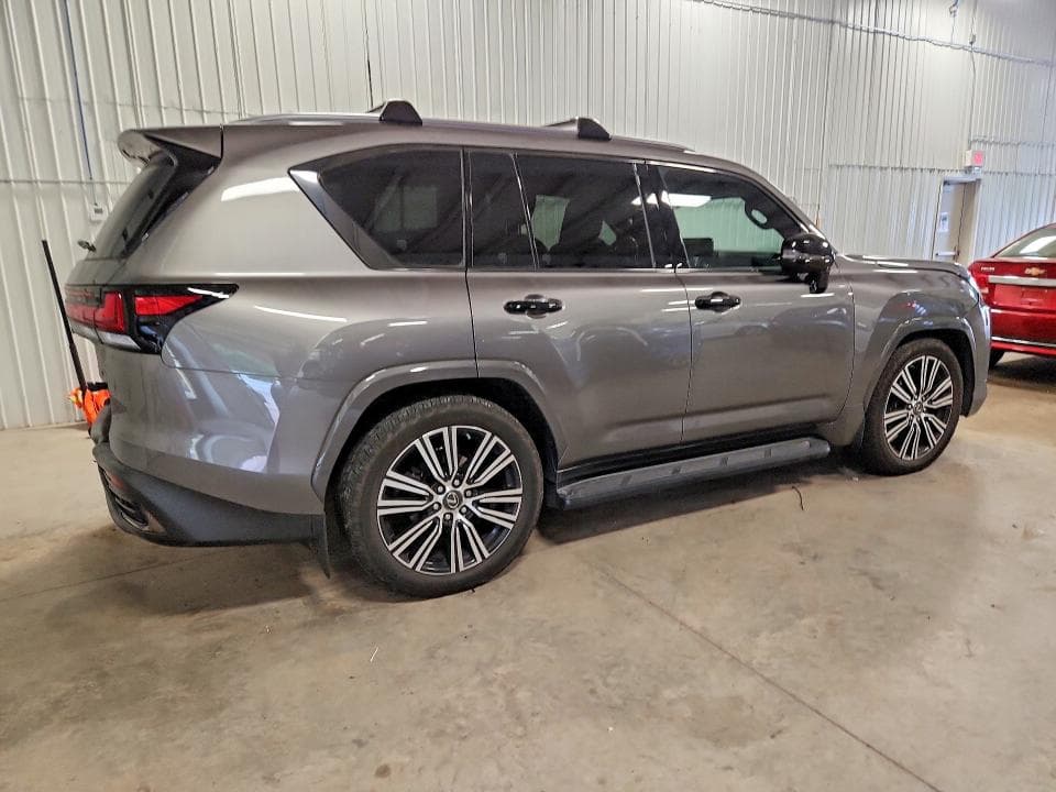 2023 LEXUS LX 600 LUXURY 3
