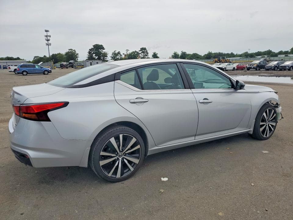 2021 NISSAN ALTIMA SR 3