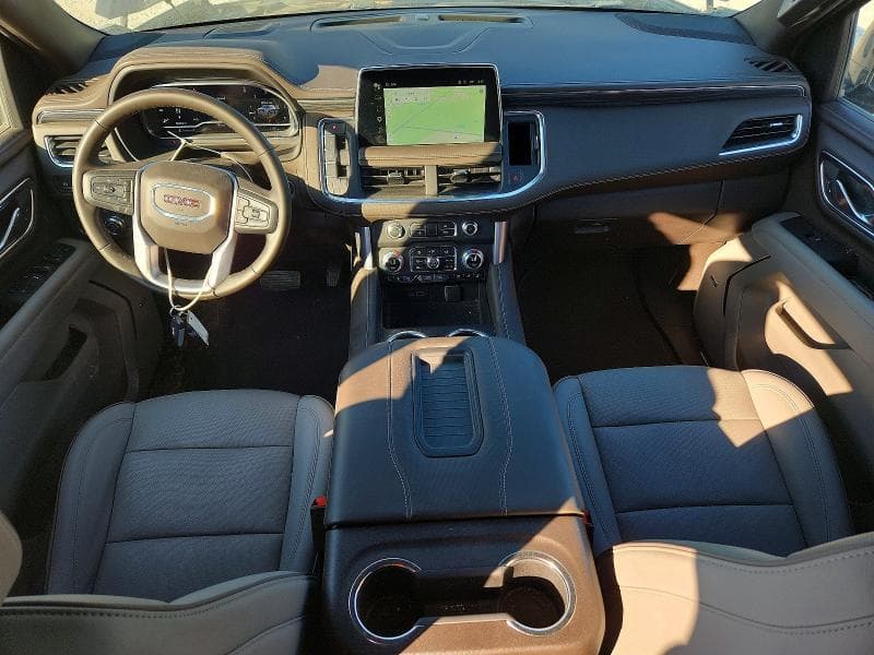 2024 GMC YUKON SLT 8
