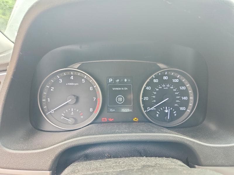2017 HYUNDAI ELANTRA SE 9