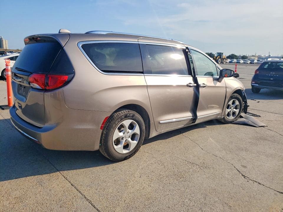 2017 CHRYSLER PACIFICA TOURING L PLUS 3
