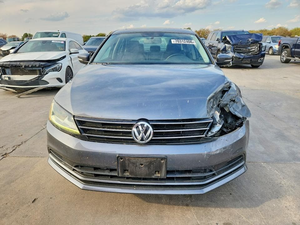 2017 VOLKSWAGEN JETTA SE 5